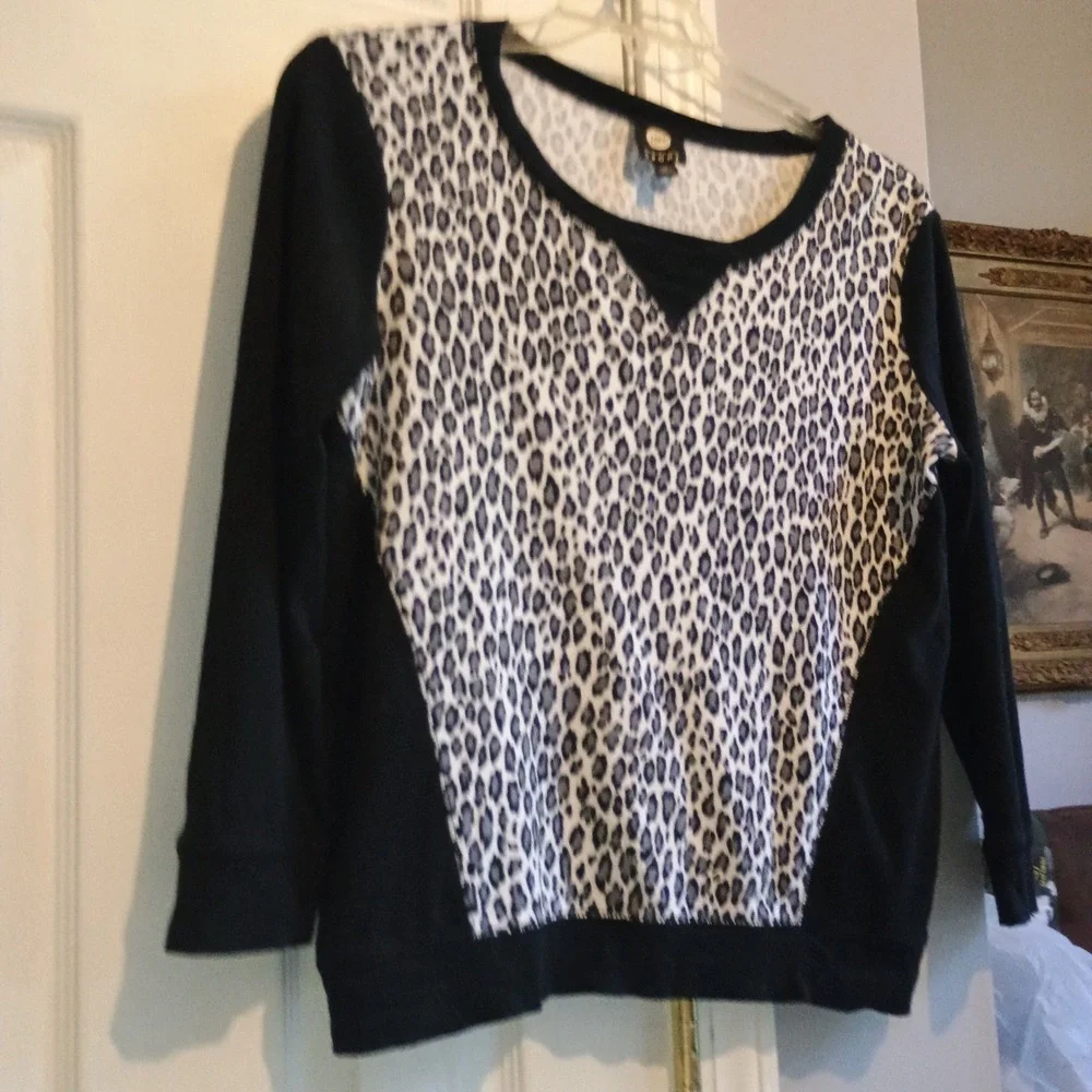 JNY Jones New York Sport Leopard Print Long Sleeve Top - Sz M - Picture 7 of 11